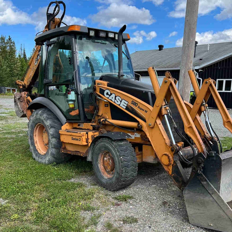 Case Backhoe 580SM Heavy Equipment Timmins Kijiji