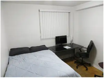 FURNISHED Bedroom in a shared apartment - Very close to the University of Toronto (only 5 minutes wa...