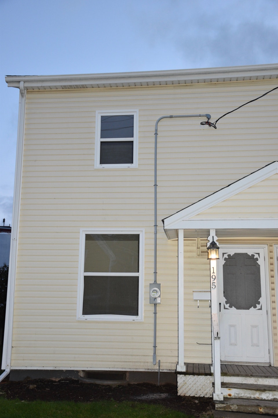 half a duplex for rent 2