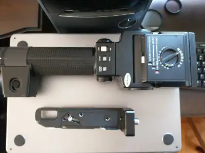 Original owner, about 200 triggers, in great condition. Includes 2 additional fresnals (wide&tele)....