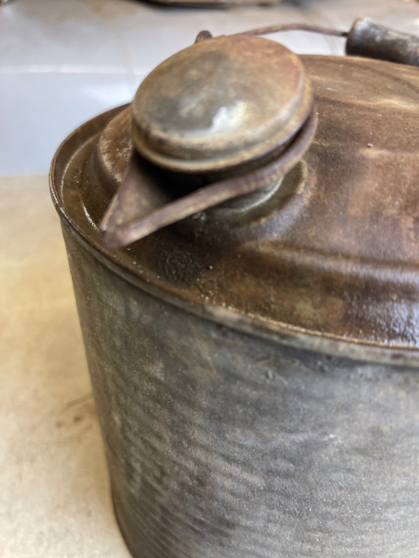 ANTIQUE OIL CAN WITH KEROSENE SPOUT # V0389 in Arts & Collectibles in Edmonton - Image 3