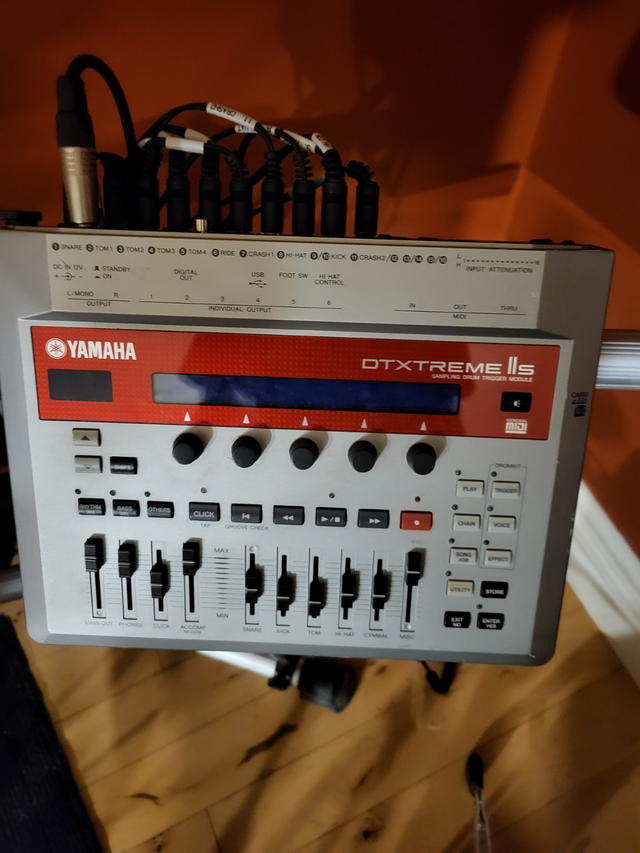 Yamaha DTXTREME iis in Drums & Percussion in Cole Harbour - Image 6