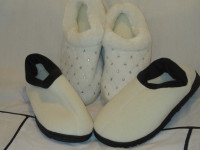 New Slippers Size M / 8 - Nouvelles Pantoufles