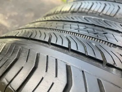 selling a pair of all season performance tires off rim very good condition. Continental | ProContact...