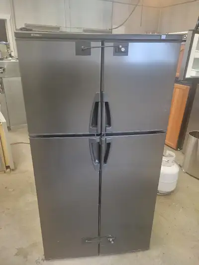 These retail around $10000 new Model RM1350MBSX Tested and works as should. Propane and 110v options...