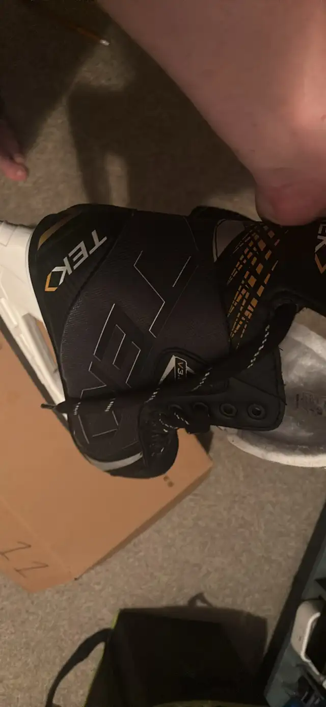 v3.0 Men’s Ice Skates62864743988226121