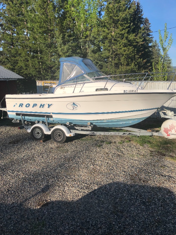 Bayliner Trophy 2052 fishing boat Powerboats & Motorboats Quesnel