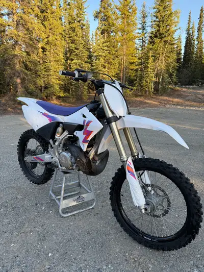 *Financing available 2024 Yamaha yz 250 anniversary edition. 250 2 stroke. Awesome bike, has 31 hour...