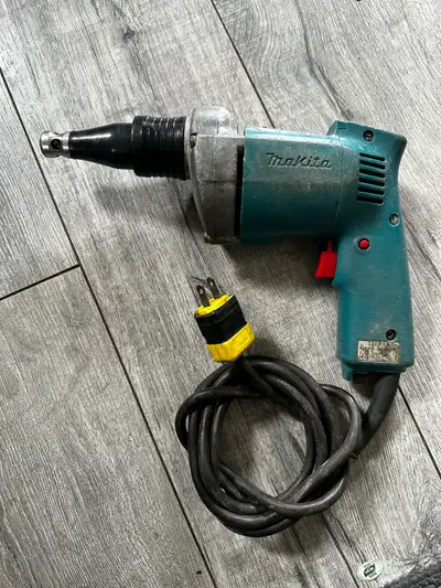 This reliable Makita 6802BV corded screwdriver is a workhorse ready for your next renovation project...
