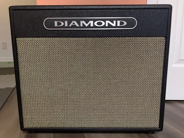 Diamond Balinese 1x12 Guitar Amplifier in Amps & Pedals in West Island - Image 2
