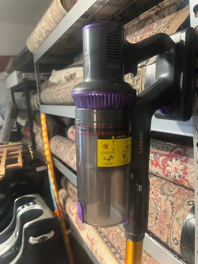 wireless stick vacuum  in Vacuums in Oakville / Halton Region - Image 3