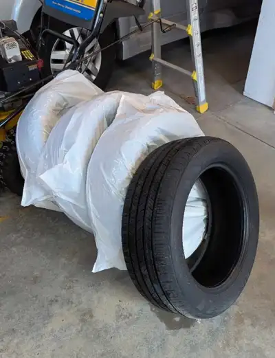 New take off 215/55r17 all season tires 12/32 used 500 kms $1100 new Hyundai sonata Kona Toyota Camr...