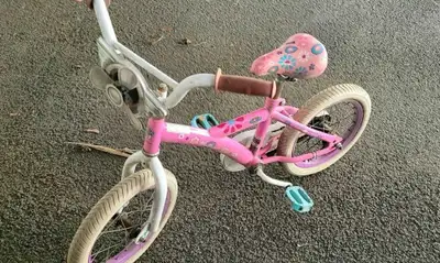 Velo enfant avec casque/Kids bike with helmet 14", View more