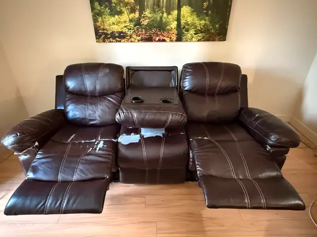 Brown Leather Couch63234603736321121
