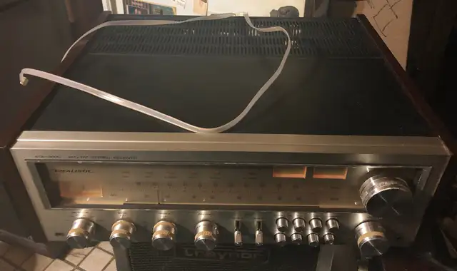 Realistic STA 2000 in Stereo Systems & Home Theatre in Oshawa / Durham Region - Image 5