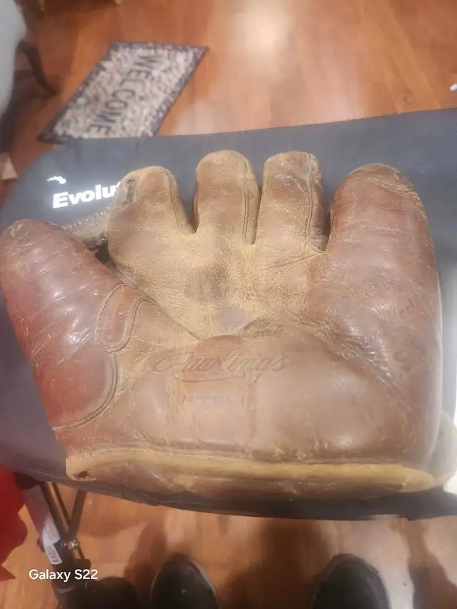 Rawlings Model H Baseball Glove in Arts & Collectibles in Kingston - Image 3