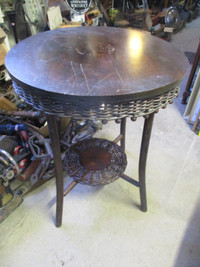 CIRCA 1920s WOOD TOP VICTORIAN WICKER SKIRT PARLOR TABLE $60