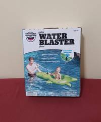 Gator Water Blaster Float with detachable water gun, New in Box