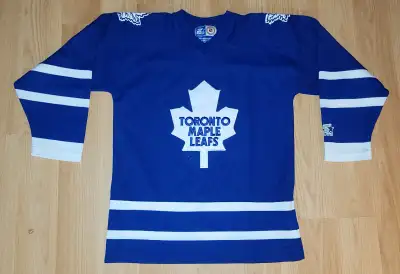 Edmonton Oilers 2007 - 2012 jersey. RBK adult XL very good shape. $100.00 Vancouver Canucks CCM earl...