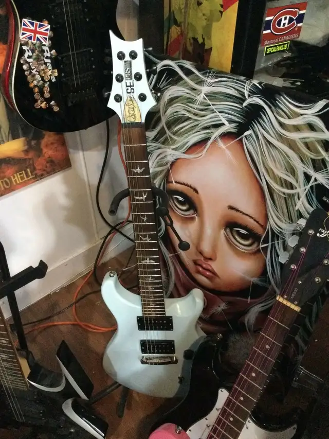 GUITARS-fender-gibson—-AMPS-118 PAWN-5821--1 18AVE—— in Guitars in Edmonton - Image 7