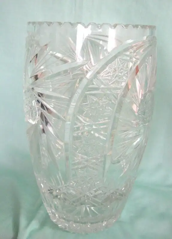 VASE CRYSTAL TAILLER  //  GERMANY // ..Motif PINWHEEL... in Arts & Collectibles in West Island - Image 4