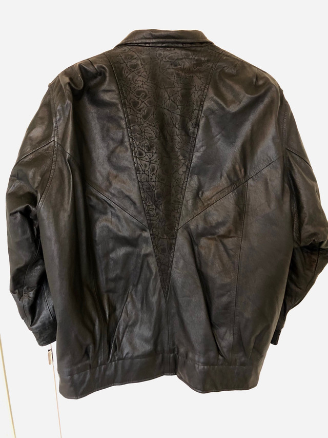 Vintage Women’s Large Cow Skin Leather Jacket in Women's - Tops & Outerwear in Winnipeg - Image 2