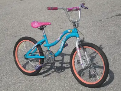 OUTGROWN & LIKE NEW GIRL'S 20" SUPERCYCLE DREAMWEAVER BIKE!, View more