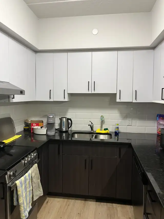 Summer Sublet May- August (Private room in two bedroom) in Short Term Rentals in Kitchener / Waterloo - Image 9