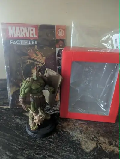 Mint condition! Smoke free home. Comes with original packaging and magazine. Please check out my oth...