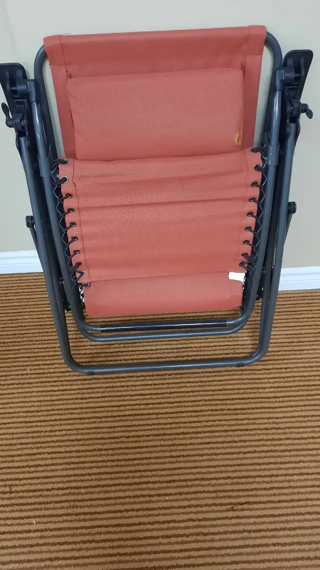 Patio Lounge folding recliner  chair in Patio & Garden Furniture in Mississauga / Peel Region - Image 5