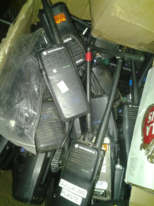 icom uhf radios $50 motorola xpr vhf radios $80 motorola uhf mic in Other in City of Montréal - Image 3