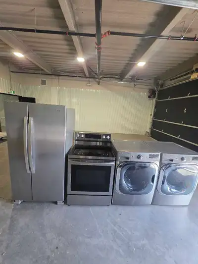 ensemble frigidaire,  laveuse secheuse et Cuisiniere , View more