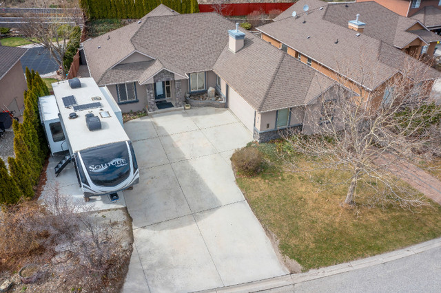 Gorgeous 5 Bdrm Home w/RV Parking in Houses for Sale in Kelowna