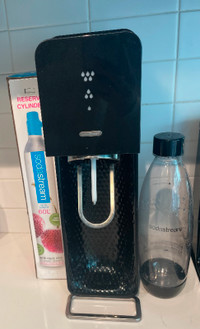 Sodastream with 60L CO2 cylinder refill x2 + reusable Bottle