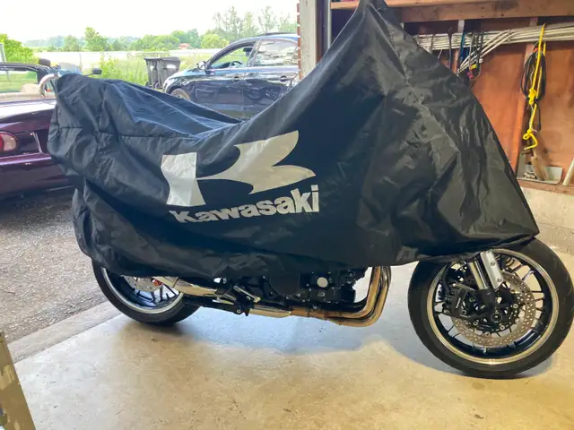 2018 Kawasaki Z900RS, 8,000 kms. Excellent Condition in Sport Touring in Markham / York Region - Image 6
