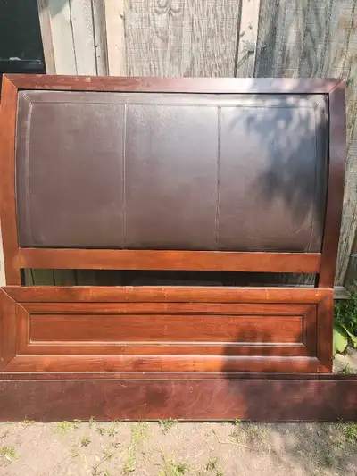Queen size sleigh bed , View more