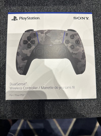 BRAND NEW - PS5 Controller / NEVER OPENED 