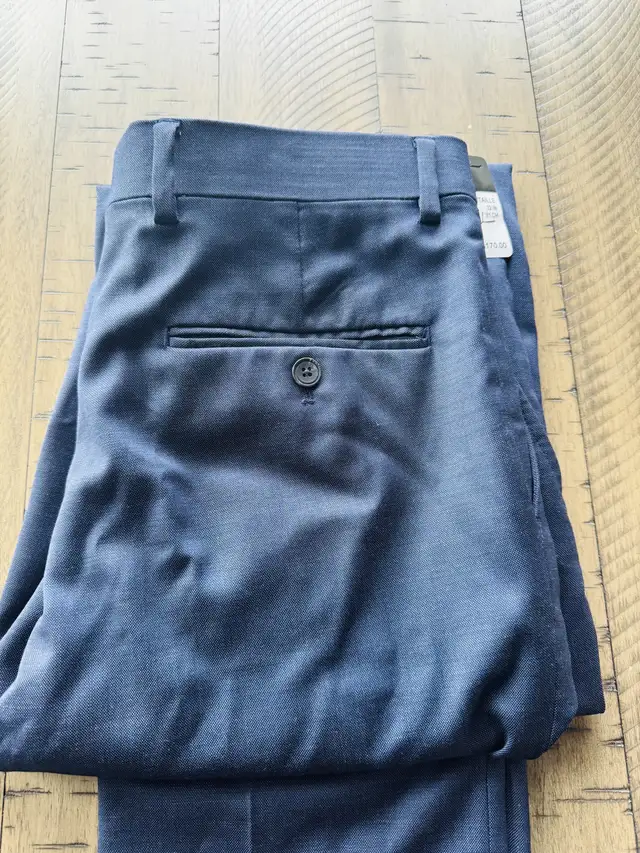 Kenneth Cole Awearness Modern Fit Dress Pants - NEW - Size 32 in Men's in Strathcona County - Image 3