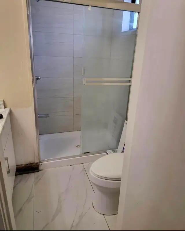 Spacious 2 Bed | 1 Bath Walk-In Basement in Surrey. Bright,