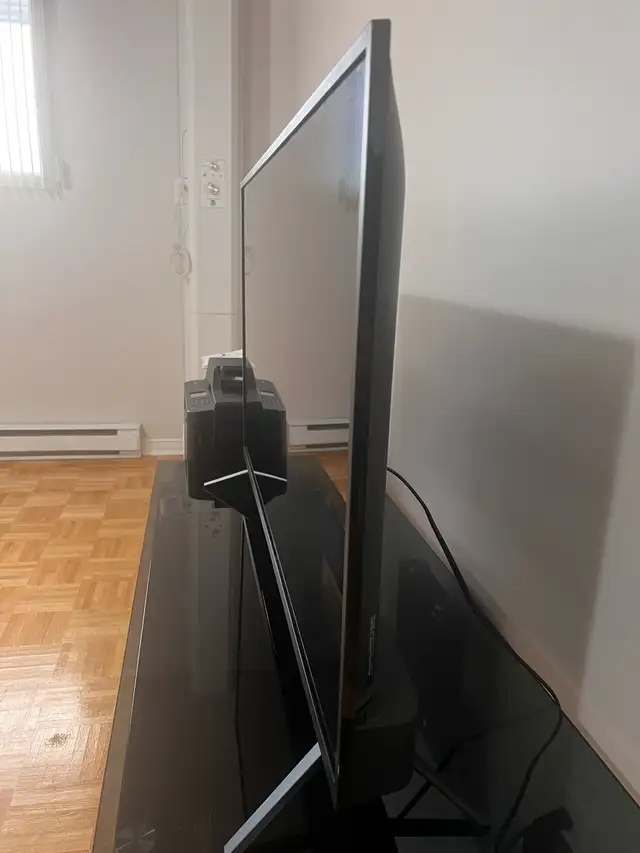 Toshiba 43-Inch Smart 4K UHD Fire TV in TVs in City of Montréal - Image 4