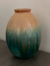 Like-new! Chunky pottery vase