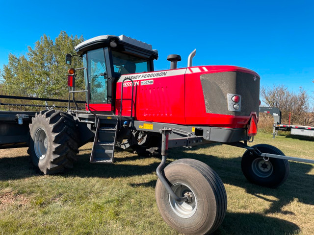 2014 Massey Ferguson WR9740with 36ft draper and 18' sickle heads in Farming Equipment in Regina - Image 2