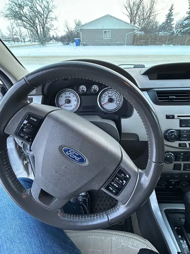 2009 Ford Focus in Cars & Trucks in Regina - Image 11