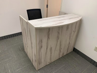 Heinne Holz Small Reception Desk