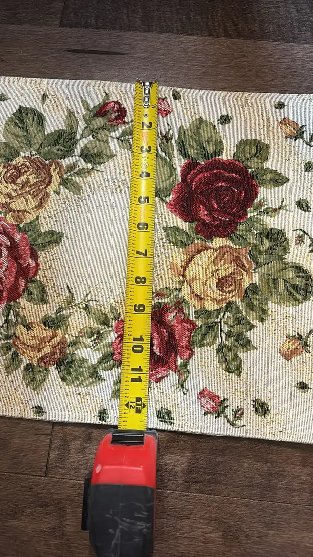 Floral Table Runner569245908211476482