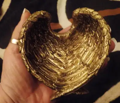 NEW IN THE BOX - LOVELY GUARDIAN ANGEL WINGS - DISHES TO HOLD CRYSTALS, SPHERES, JEWELRY, OTHER ITEM...