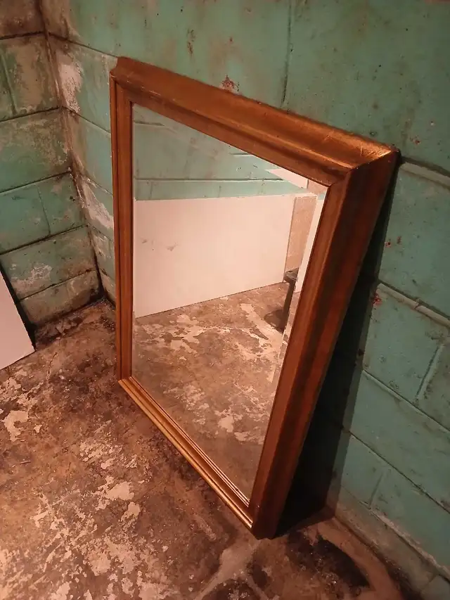 Ren-Will Framed Wooden Wall Mirror in Home Décor & Accents in Mississauga / Peel Region - Image 2