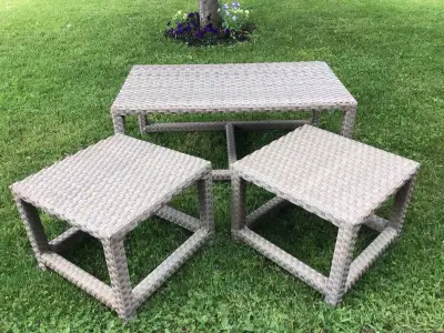 Coffee table size: 45" x 24" x 2o"H End tables size: 2o" x 2o" x 16" H