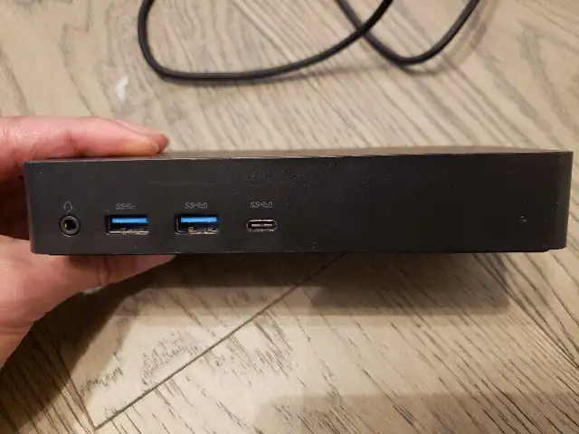 Dell Universal Docking Station D6000 in Laptop Accessories in Markham / York Region - Image 4