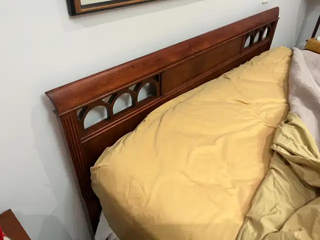 Mahogany bedroom set double bed size, dresser and 2 end tables in Beds & Mattresses in City of Toronto - Image 2